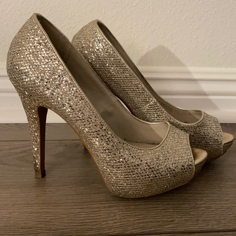 Aldo gold heels